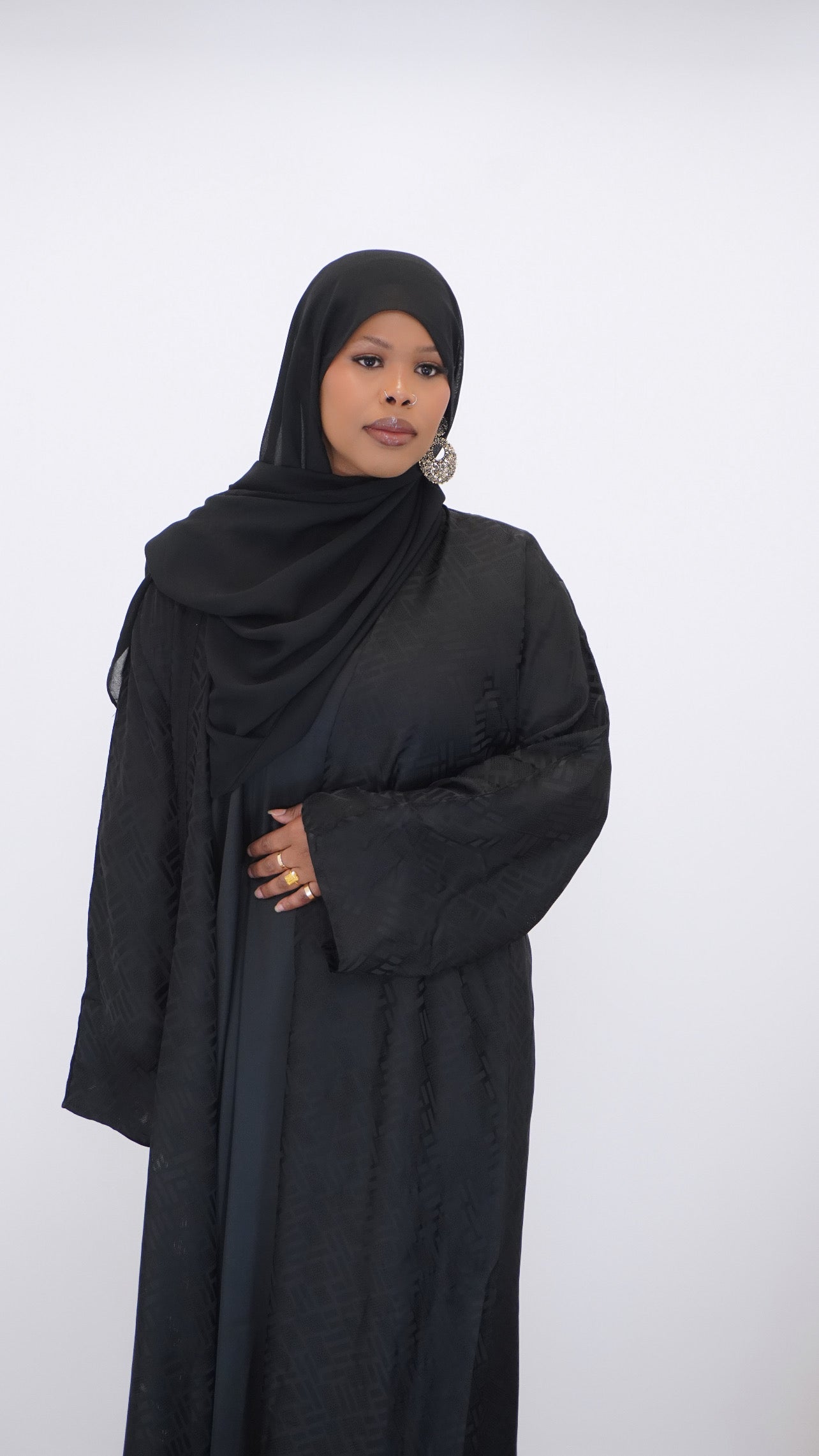 Noir Essence Abaya