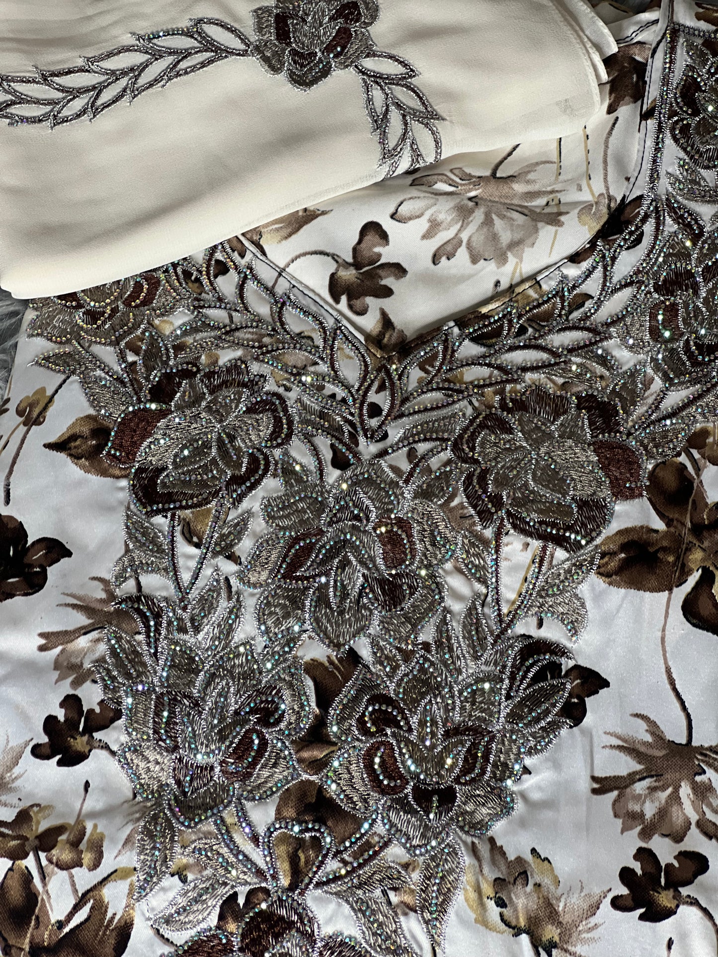 Zahra's Mukhawar Dress with floral embroidery and matching scarf